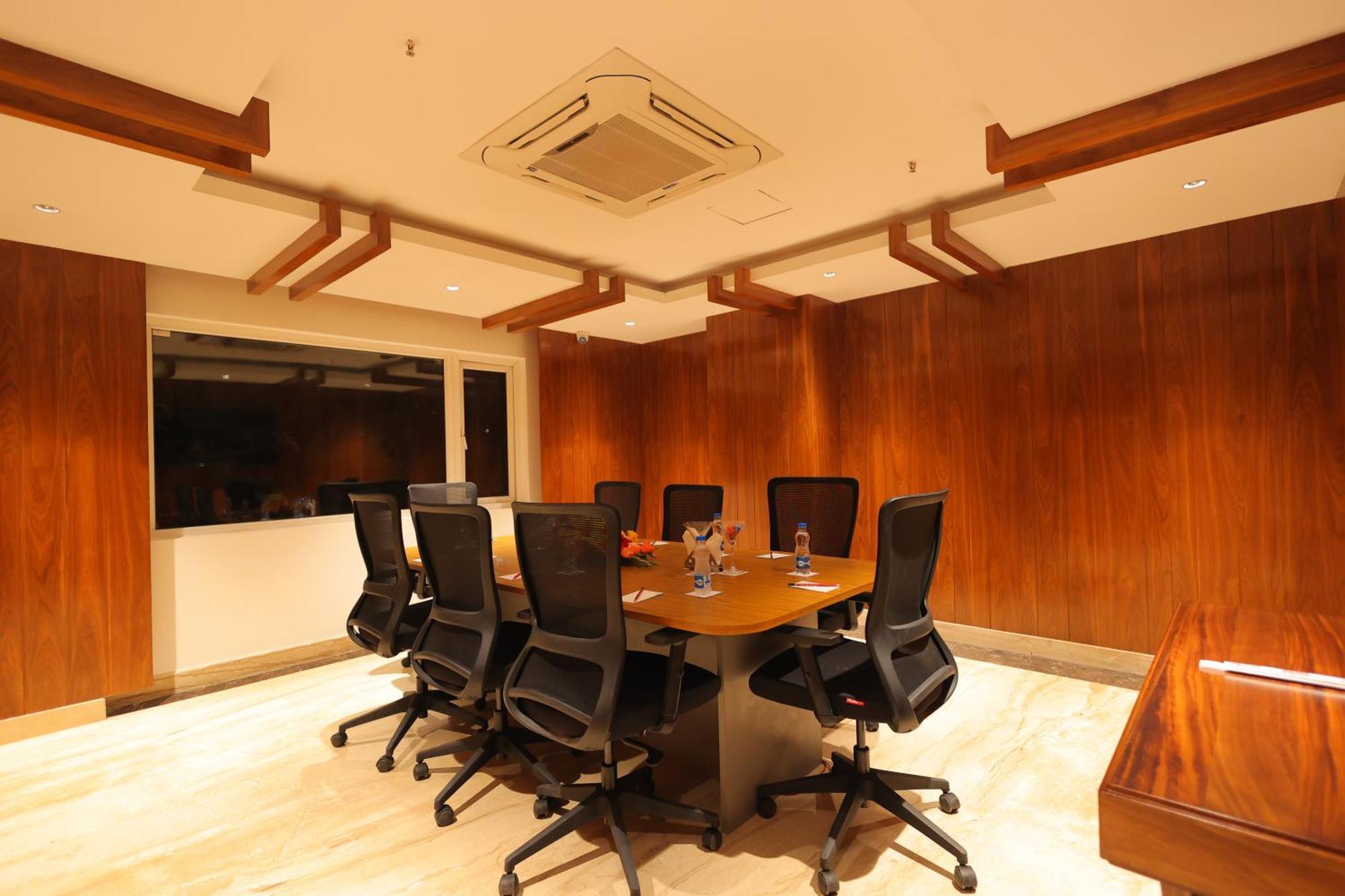 Icon Grand Hotel By Bhagini Bangalore Exterior photo