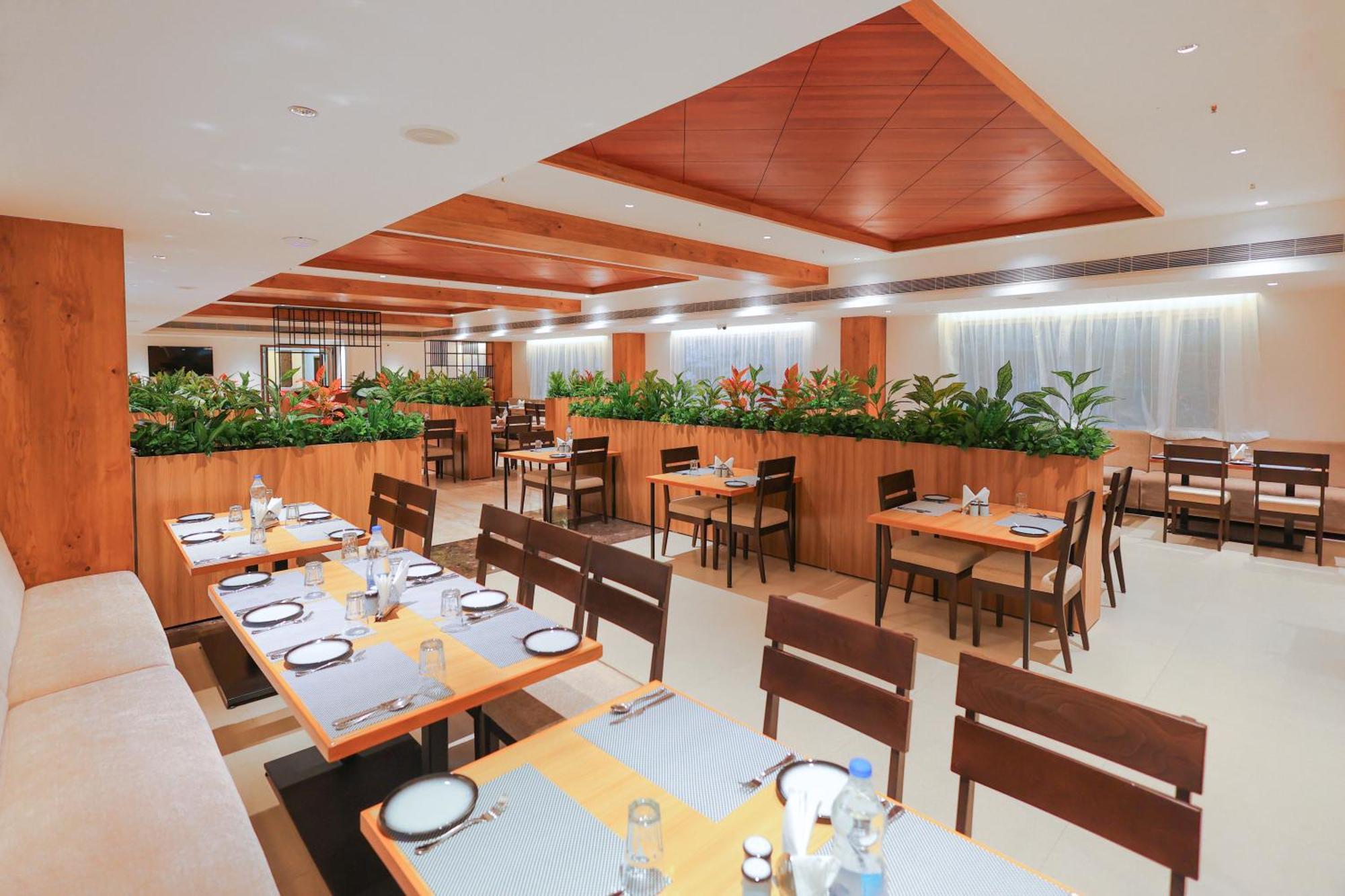 Icon Grand Hotel By Bhagini Bangalore Exterior photo