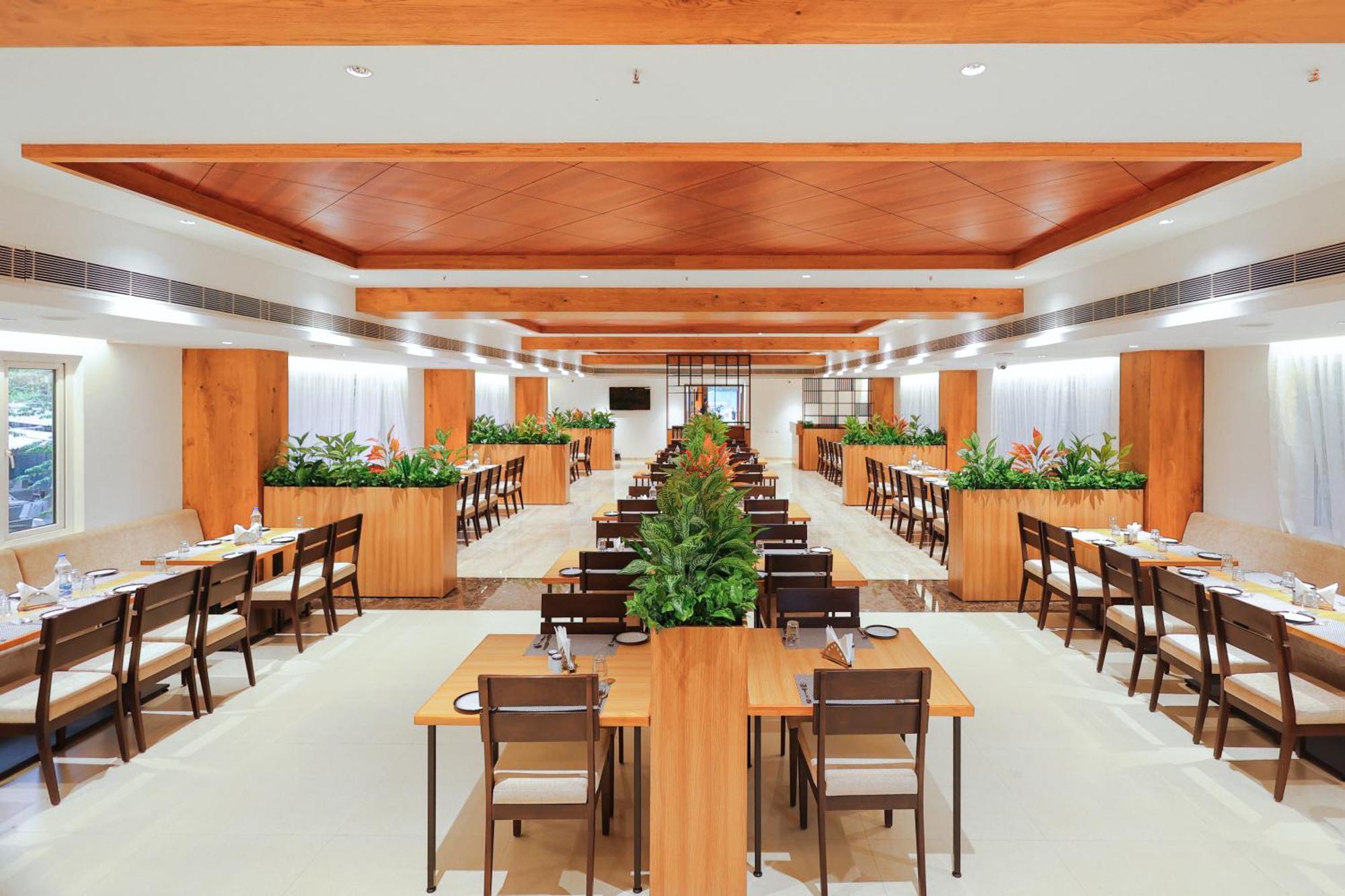 Icon Grand Hotel By Bhagini Bangalore Exterior photo