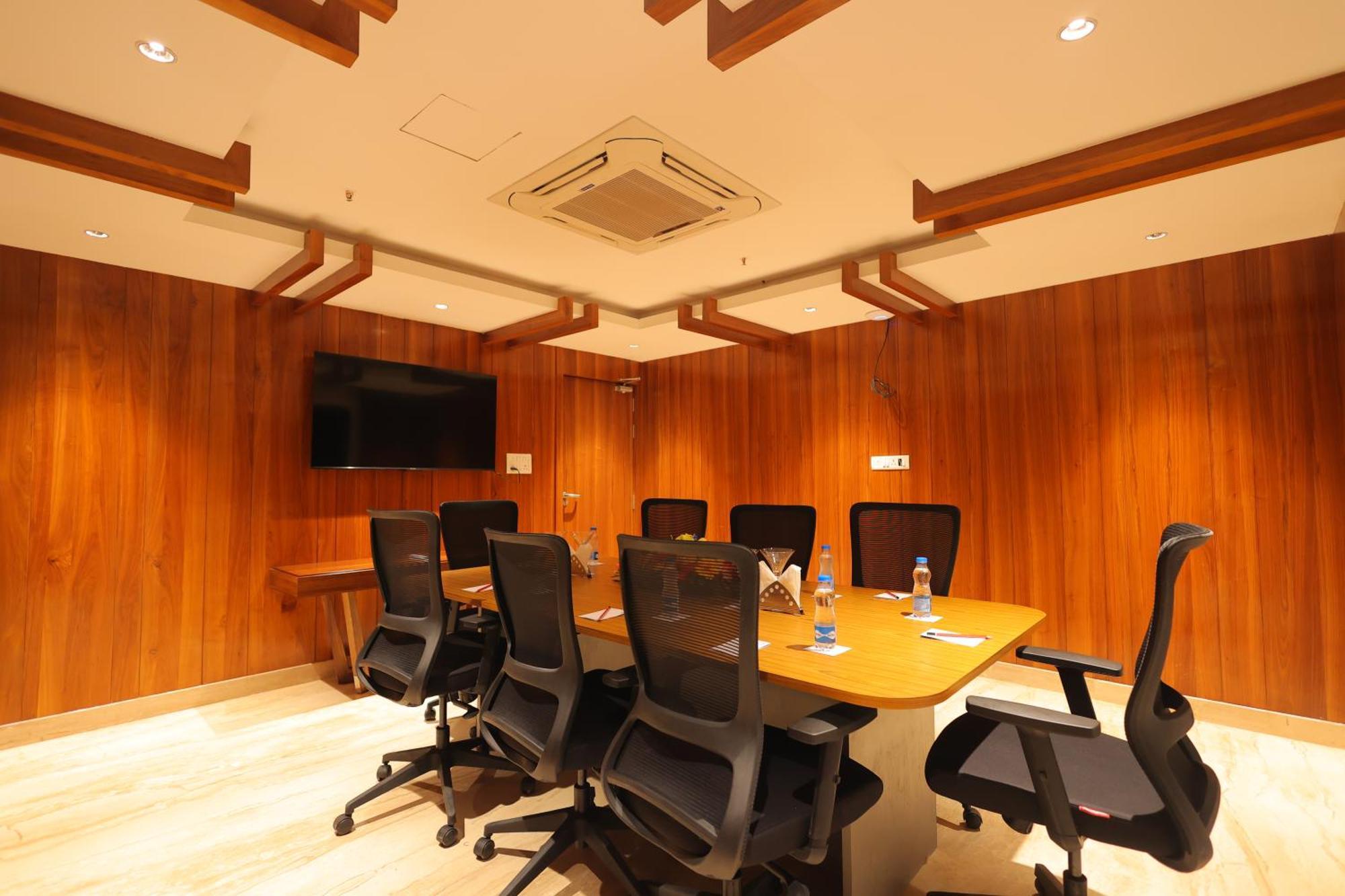 Icon Grand Hotel By Bhagini Bangalore Exterior photo