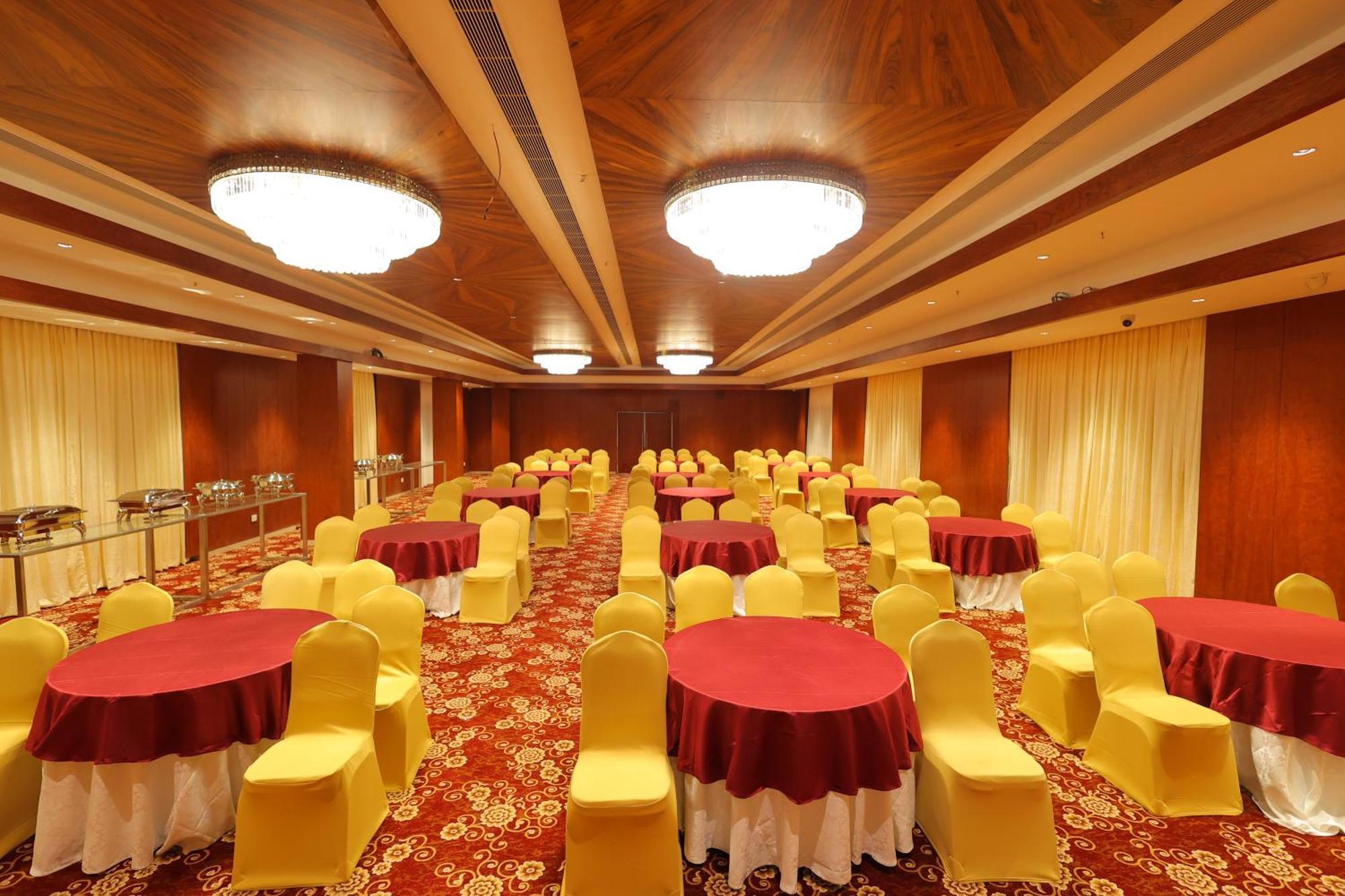 Icon Grand Hotel By Bhagini Bangalore Exterior photo
