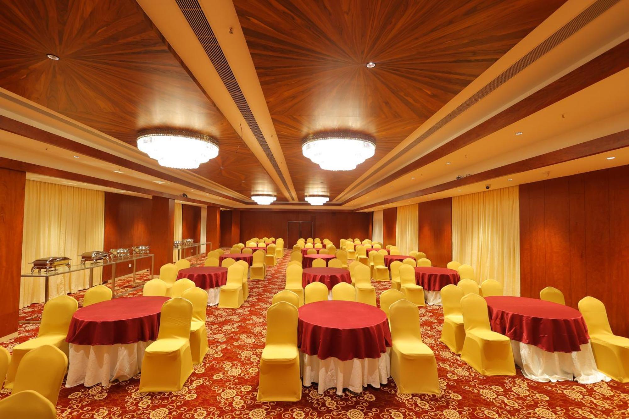 Icon Grand Hotel By Bhagini Bangalore Exterior photo