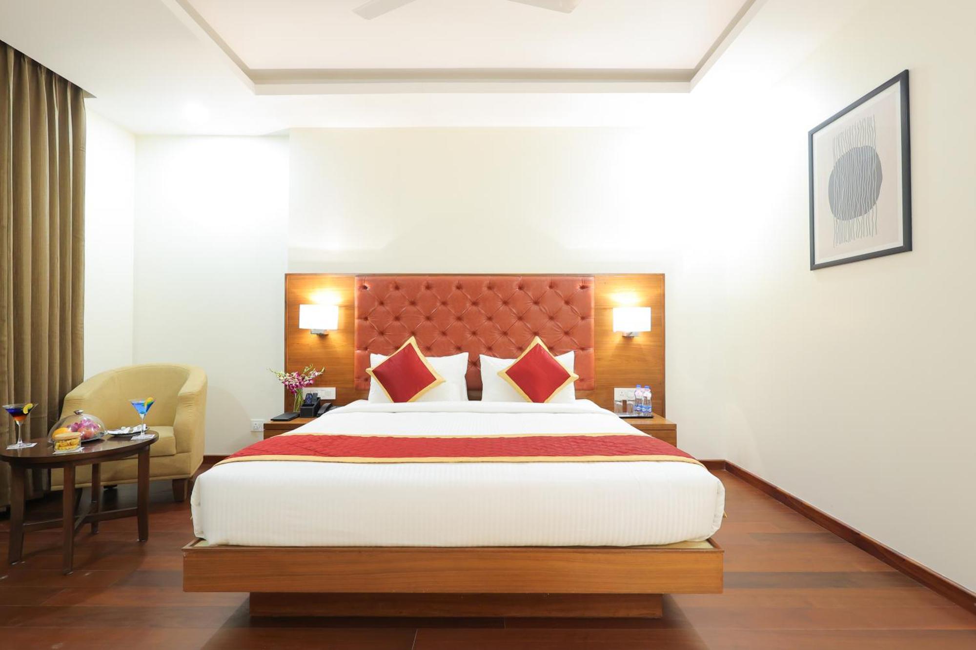 Icon Grand Hotel By Bhagini Bangalore Exterior photo