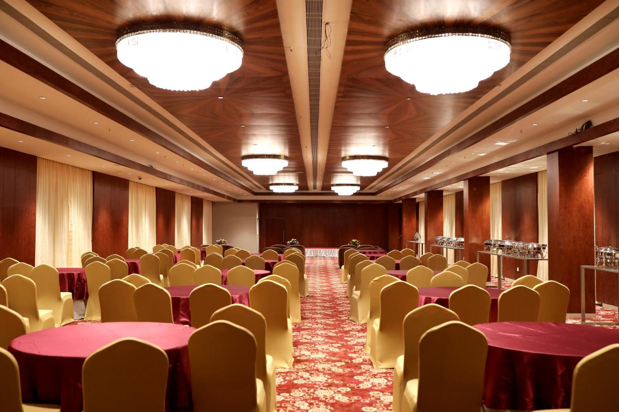 Icon Grand Hotel By Bhagini Bangalore Exterior photo