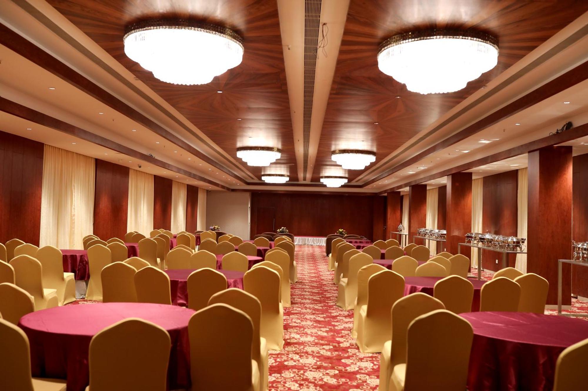 Icon Grand Hotel By Bhagini Bangalore Exterior photo