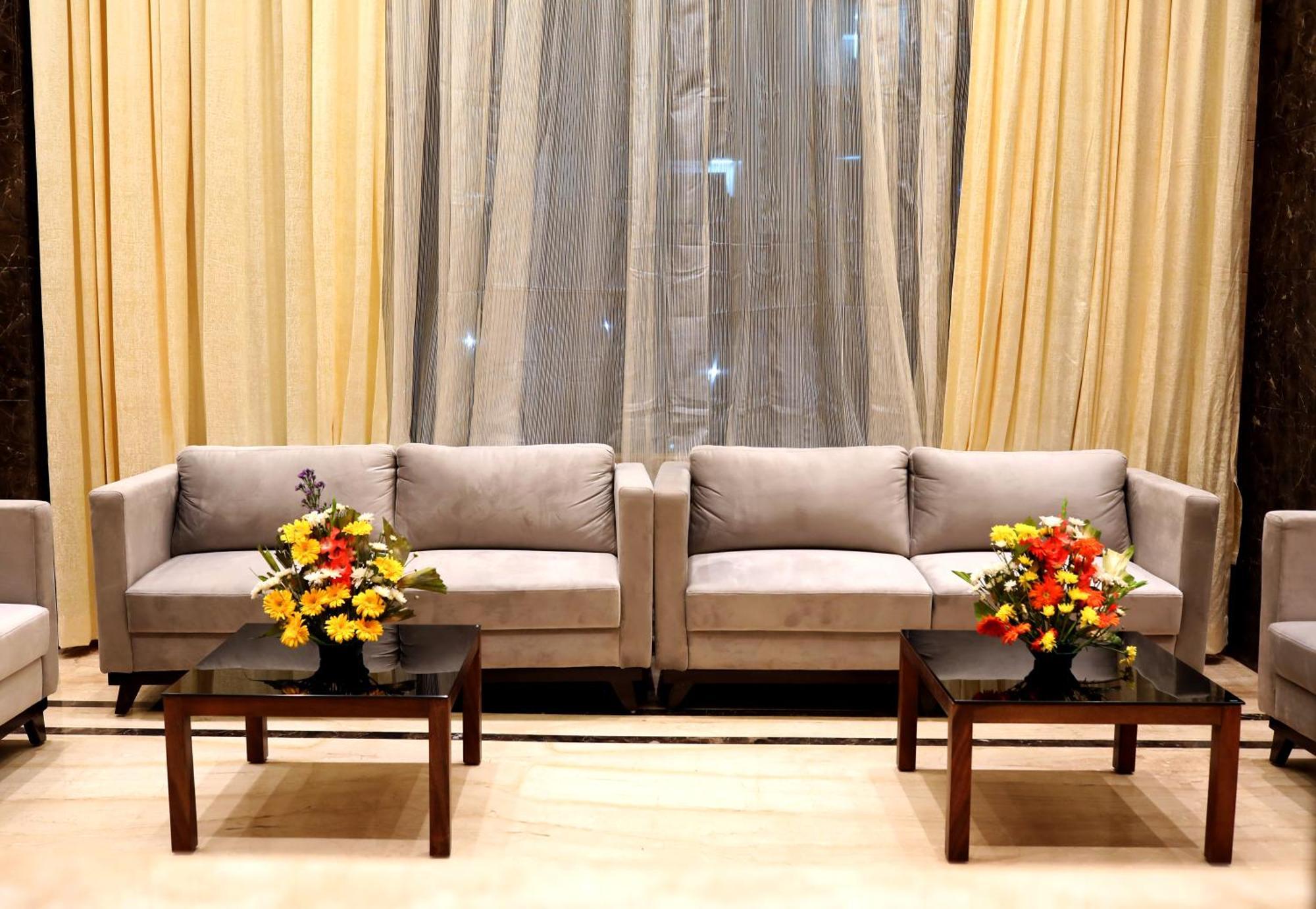 Icon Grand Hotel By Bhagini Bangalore Exterior photo