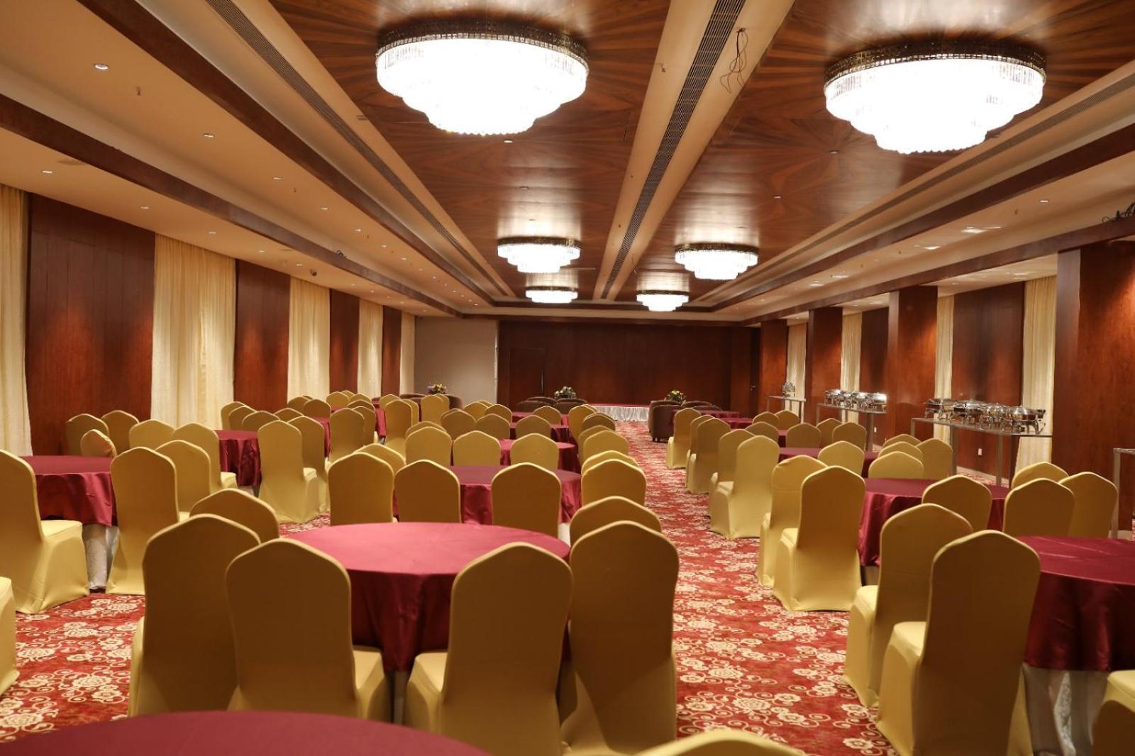 Icon Grand Hotel By Bhagini Bangalore Exterior photo