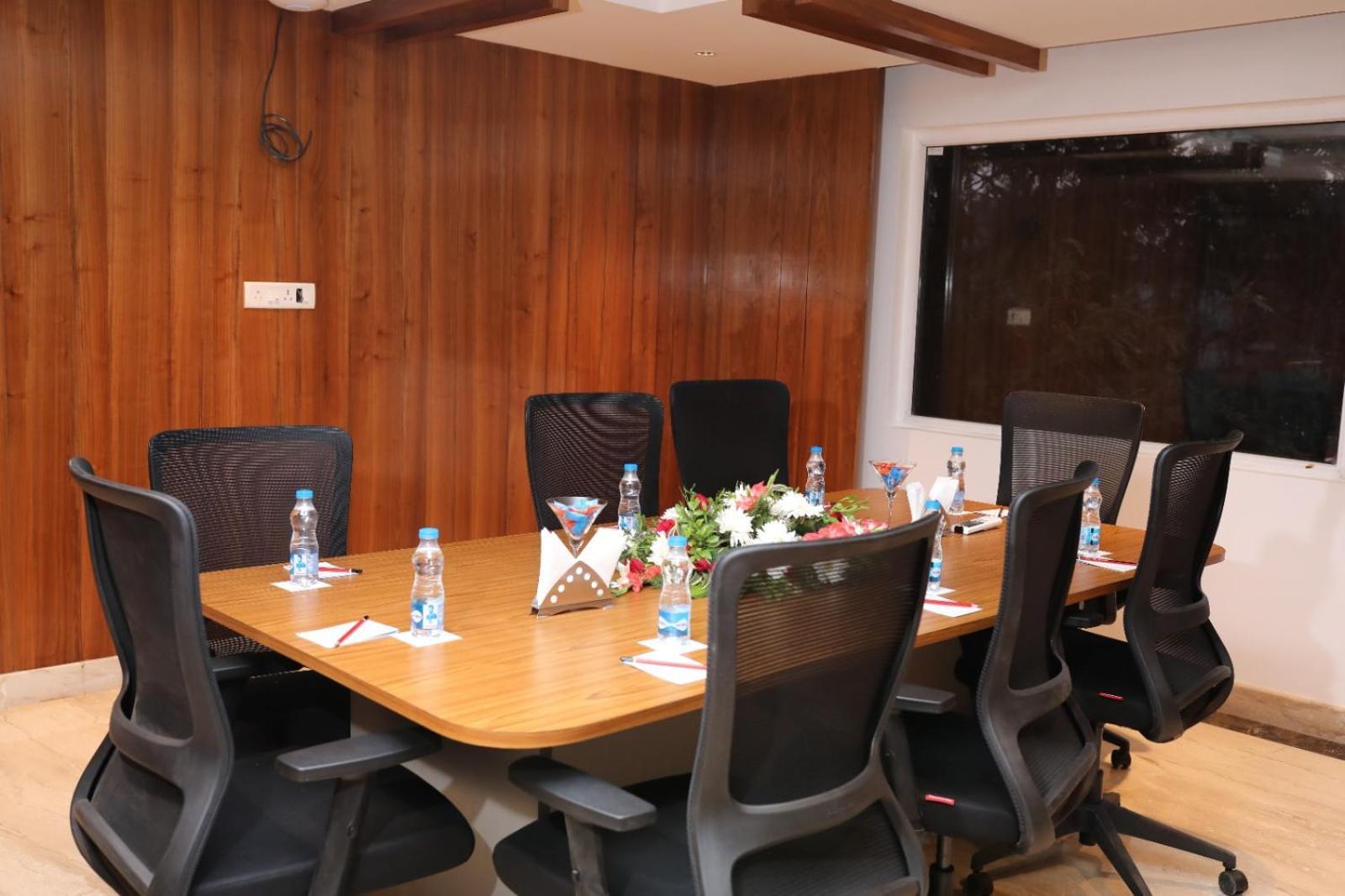Icon Grand Hotel By Bhagini Bangalore Exterior photo